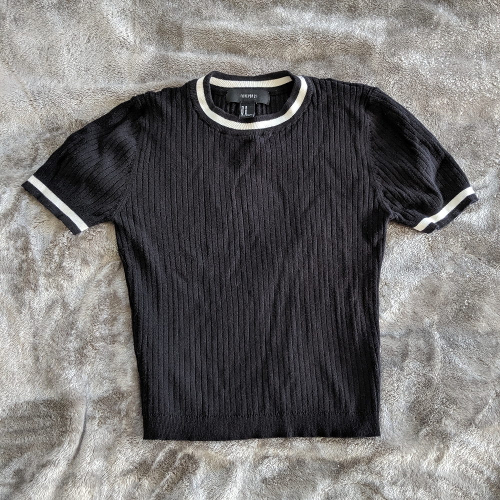 Black and white ribbed ringer crop top